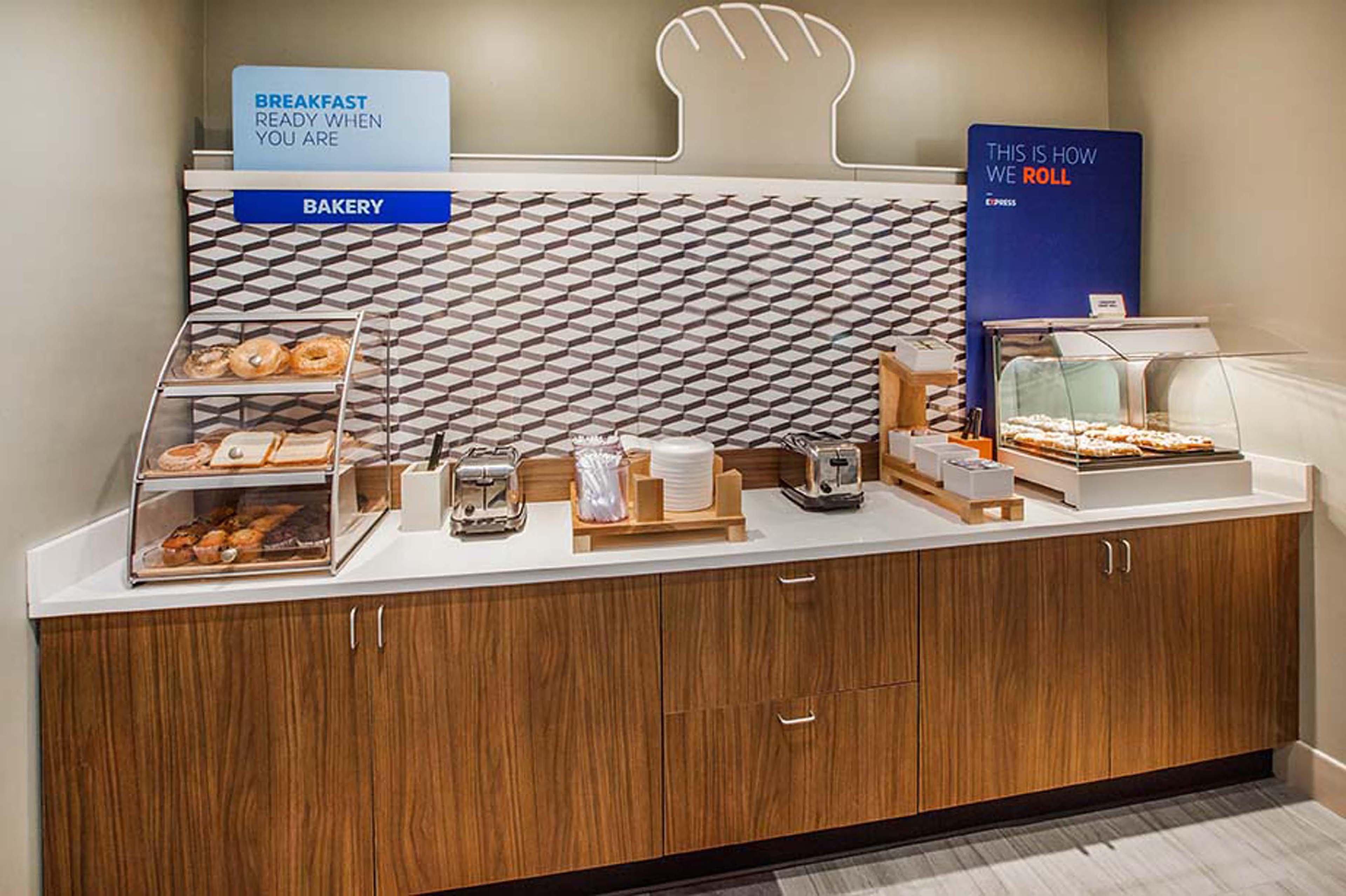 Holiday Inn Express & Suites - Milledgeville, An Ihg Hotel Extérieur photo